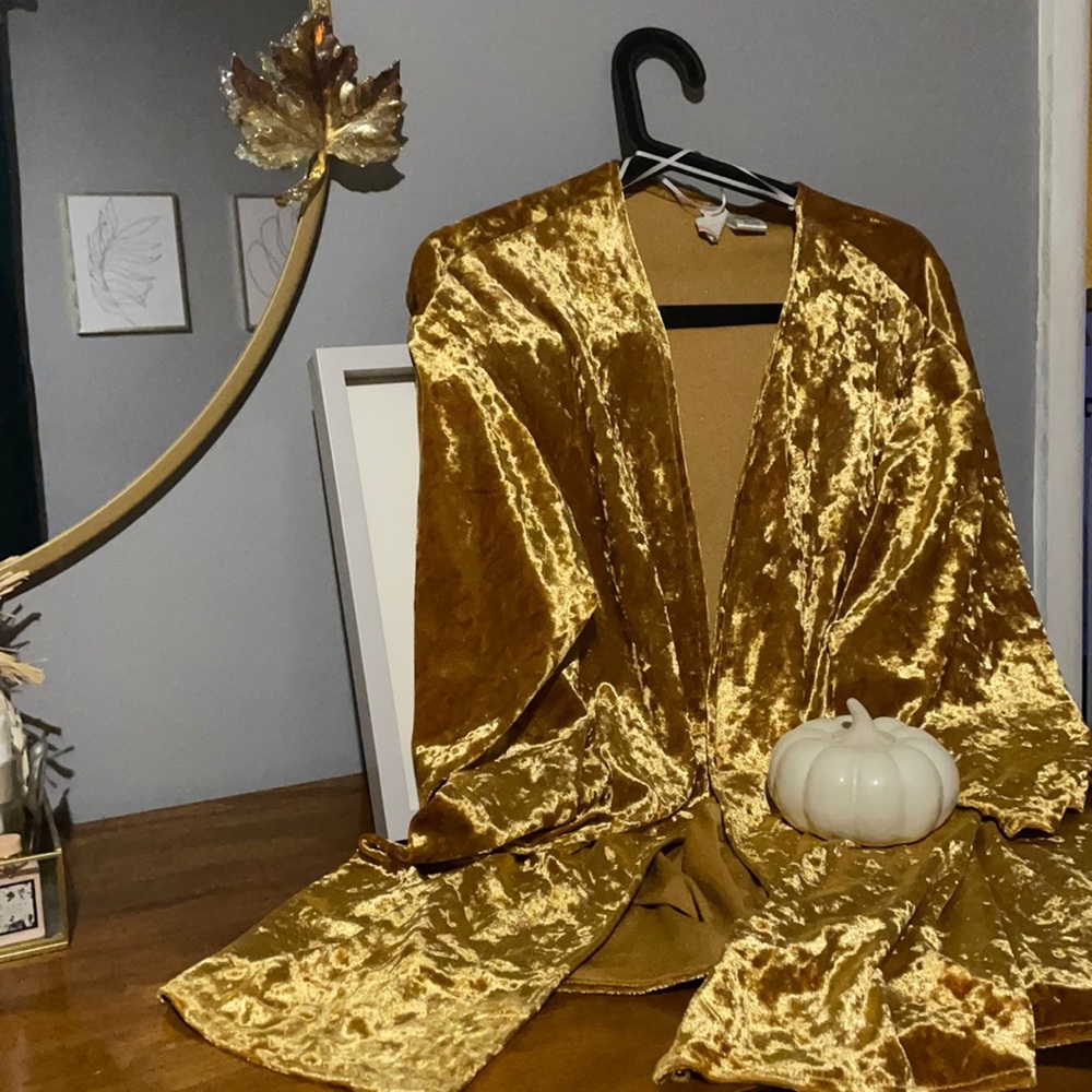 Yellow/gold color cardigan, 3/4 length sleeves